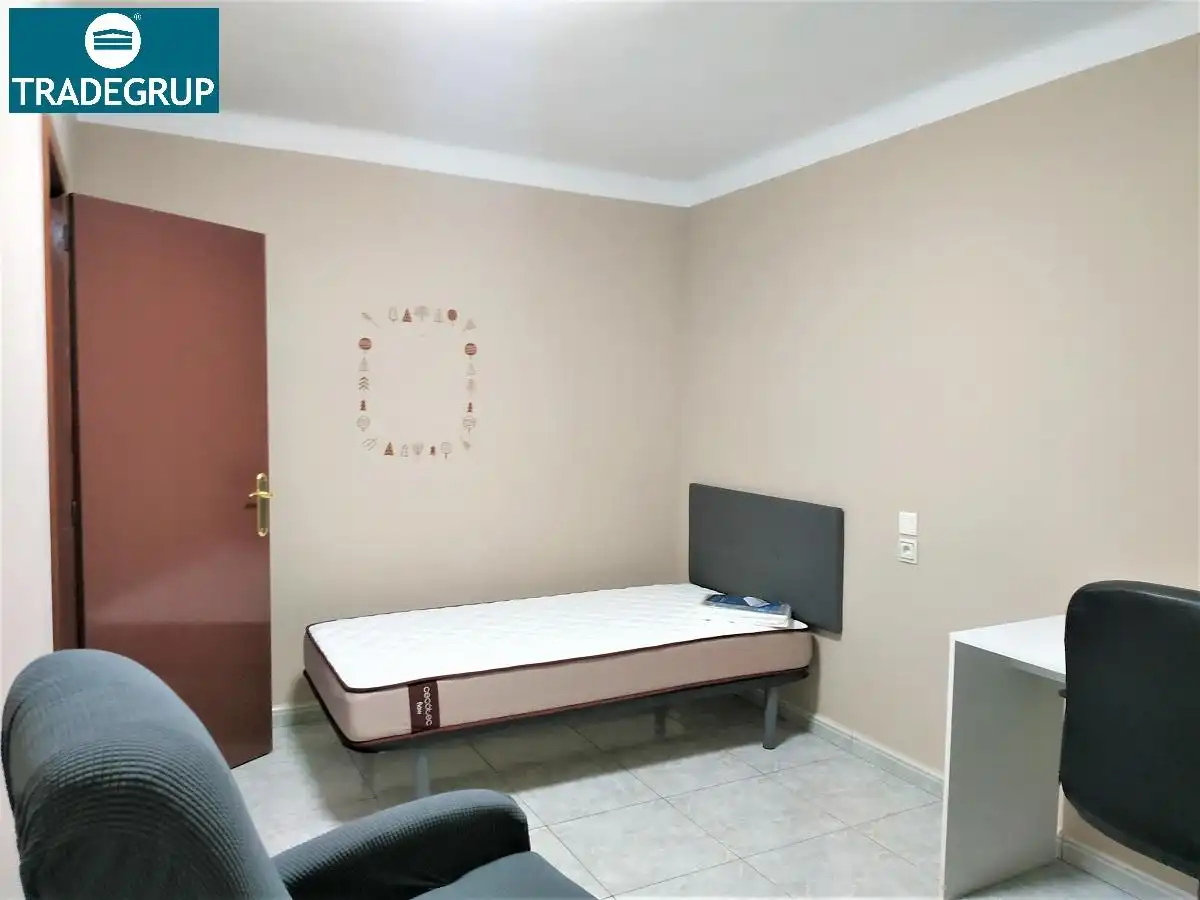 Habitación de Piso en venta en Igualada con Calefacción, Terraza y Amueblado