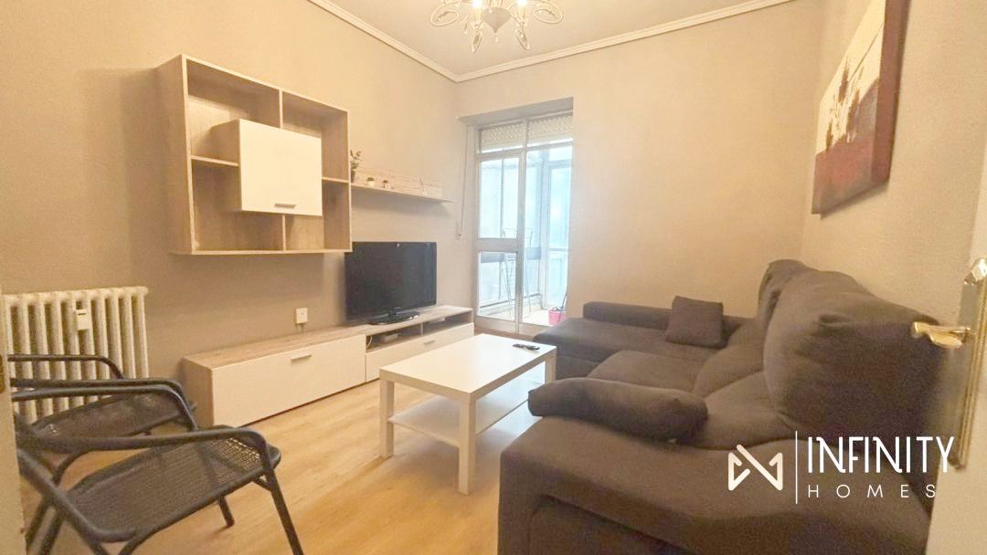 Living room of Flat to rent in Bilbao   with Heating