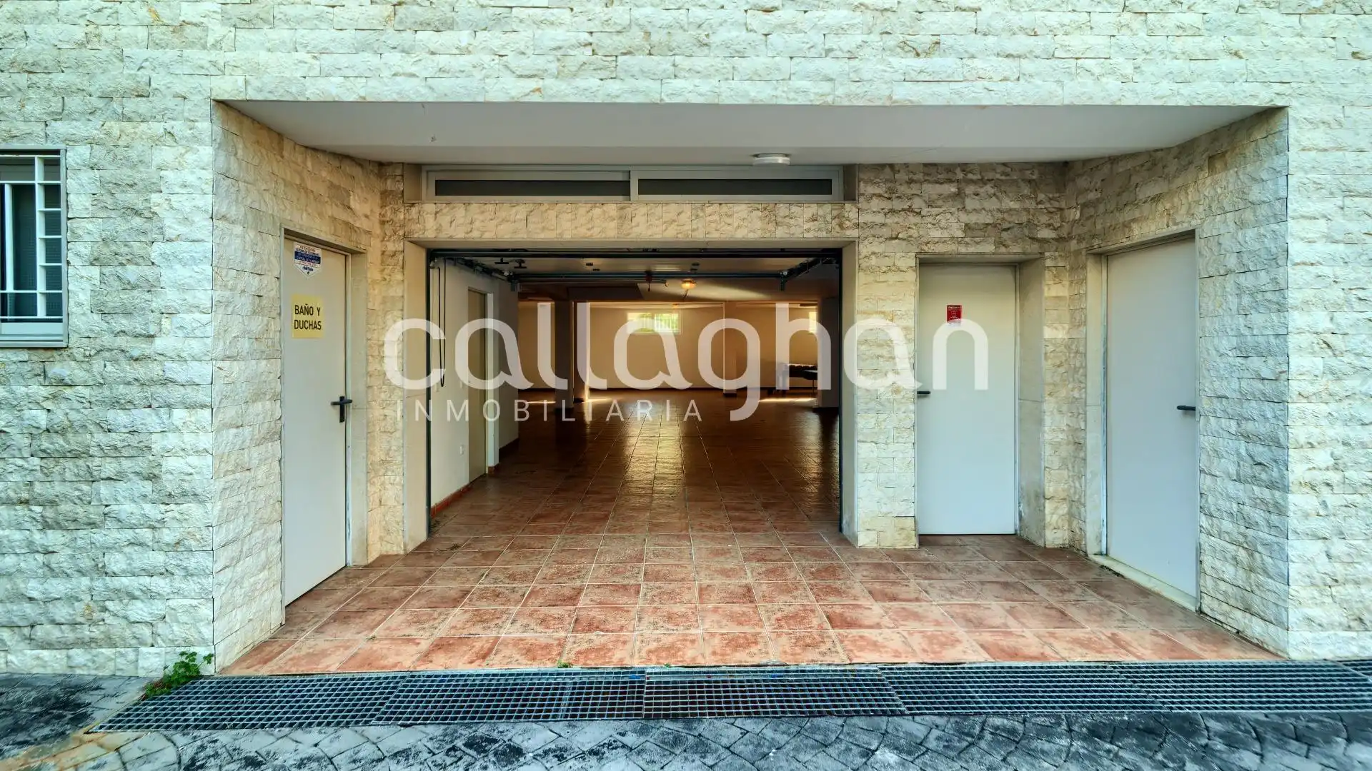 Aparcament de Casa o xalet en venda en Torrent amb Aire condicionat, Calefacció i Jardí privat