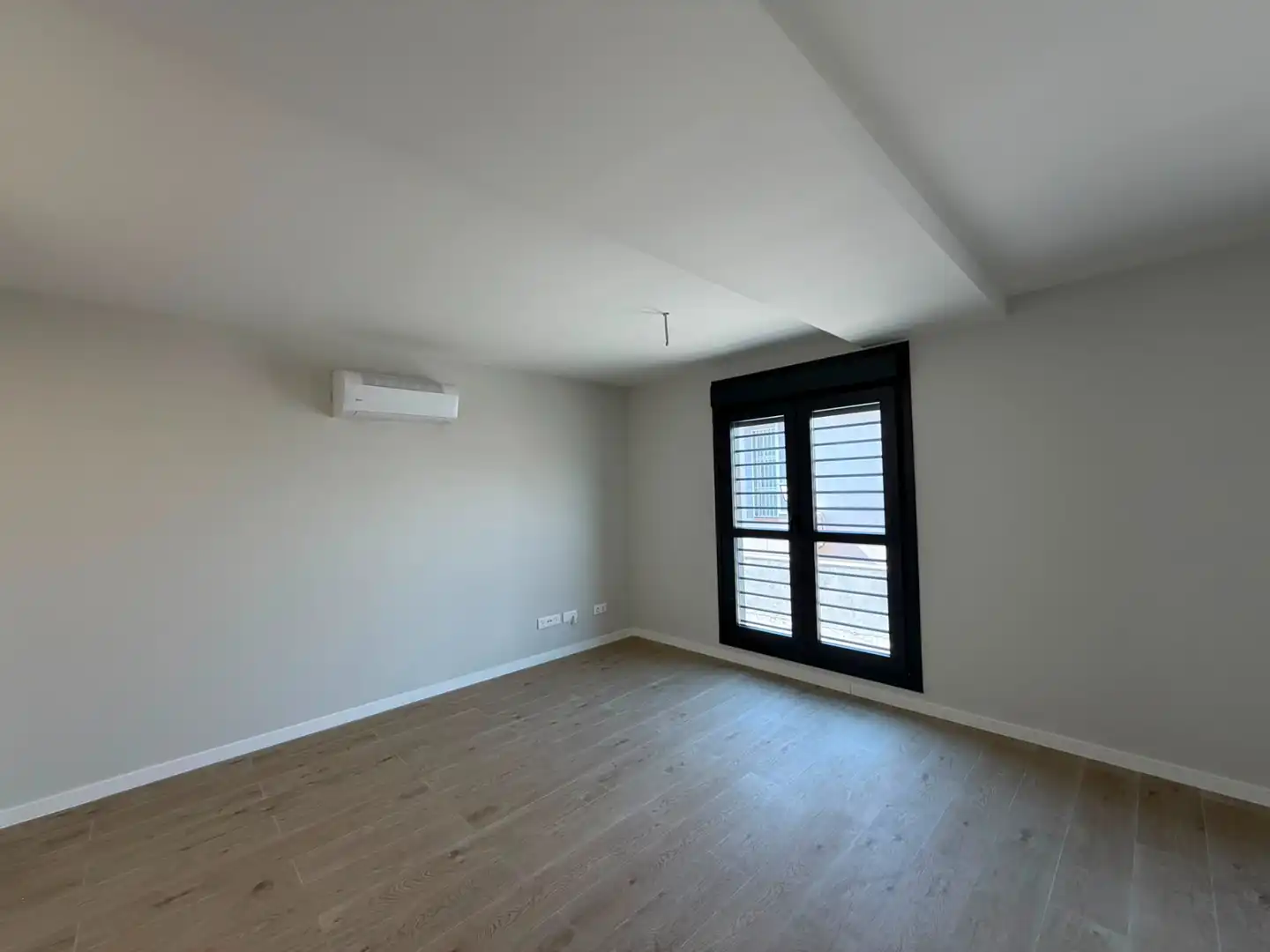 Study for rent in Brunete  with Air Conditioner, Heating and Storage room