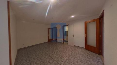 PONEMOS EN VENTA ESTE INMUEBLE OKUPADO, SITUADO EN LA CALLE TORÍ ,  BADALONA, BARCELONA, imatge 2