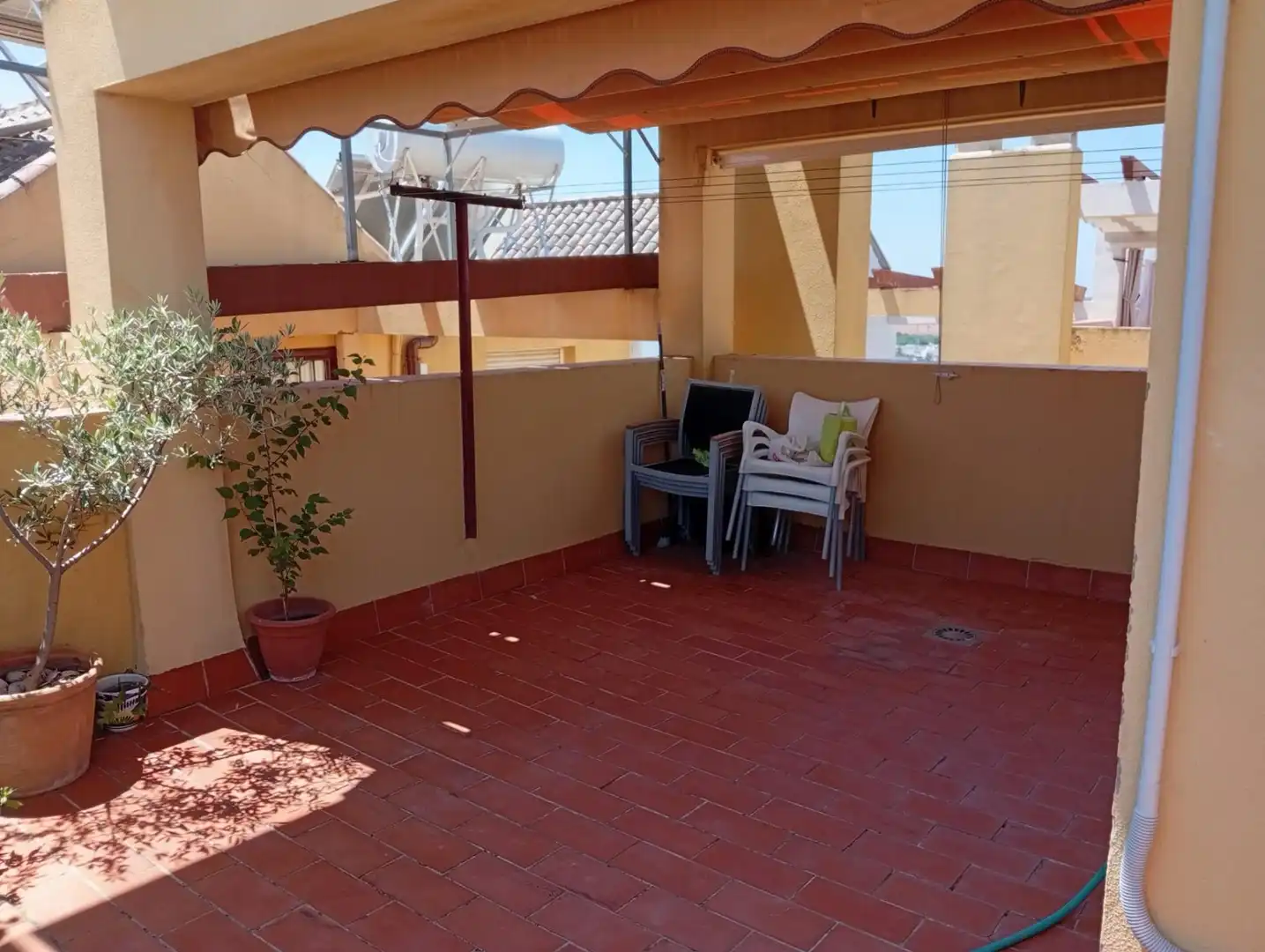 Terraza de Casa adosada en venta en Alcalá de Guadaira con Aire acondicionado, Calefacción y Terraza