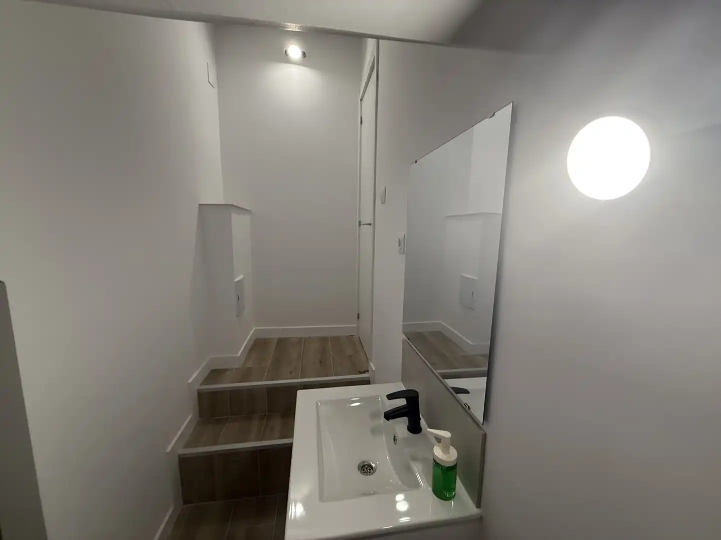 Baño de Piso en venta en Oviedo  con Jardín privado