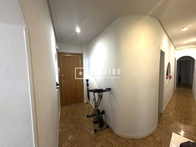 Piso en Venta en de Juan Pradillo en Bellas Vistas