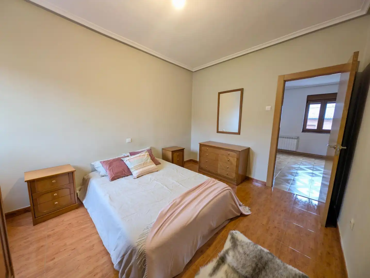 Habitación de Piso en venta en San Martín del Rey Aurelio con Calefacción, Trastero y Balcón