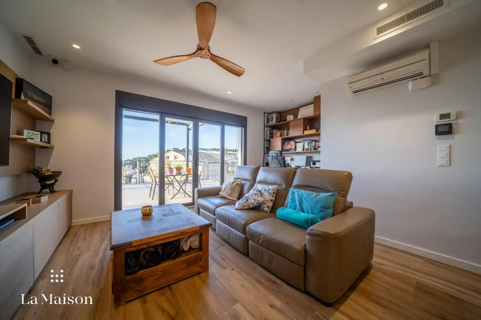 Sala de estar de Casa o chalet en venta en Caldes d'Estrac con Aire acondicionado, Calefacción y Jardín privado