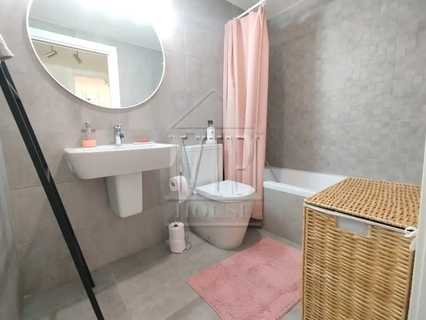 Baño de Piso en venta en Badalona con Aire acondicionado, Calefacción y Parquet