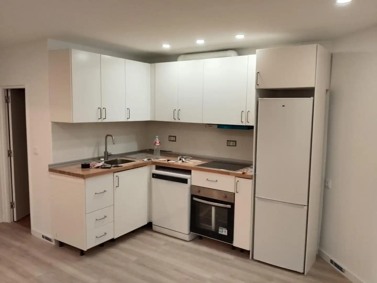 Kitchen of Flat for rent in Oviedo   with Heating, Terrace and Furnished
