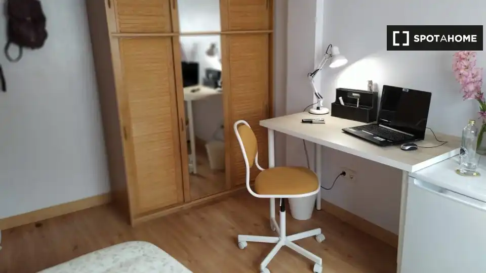 Habitación de Piso para compartir en Delicias