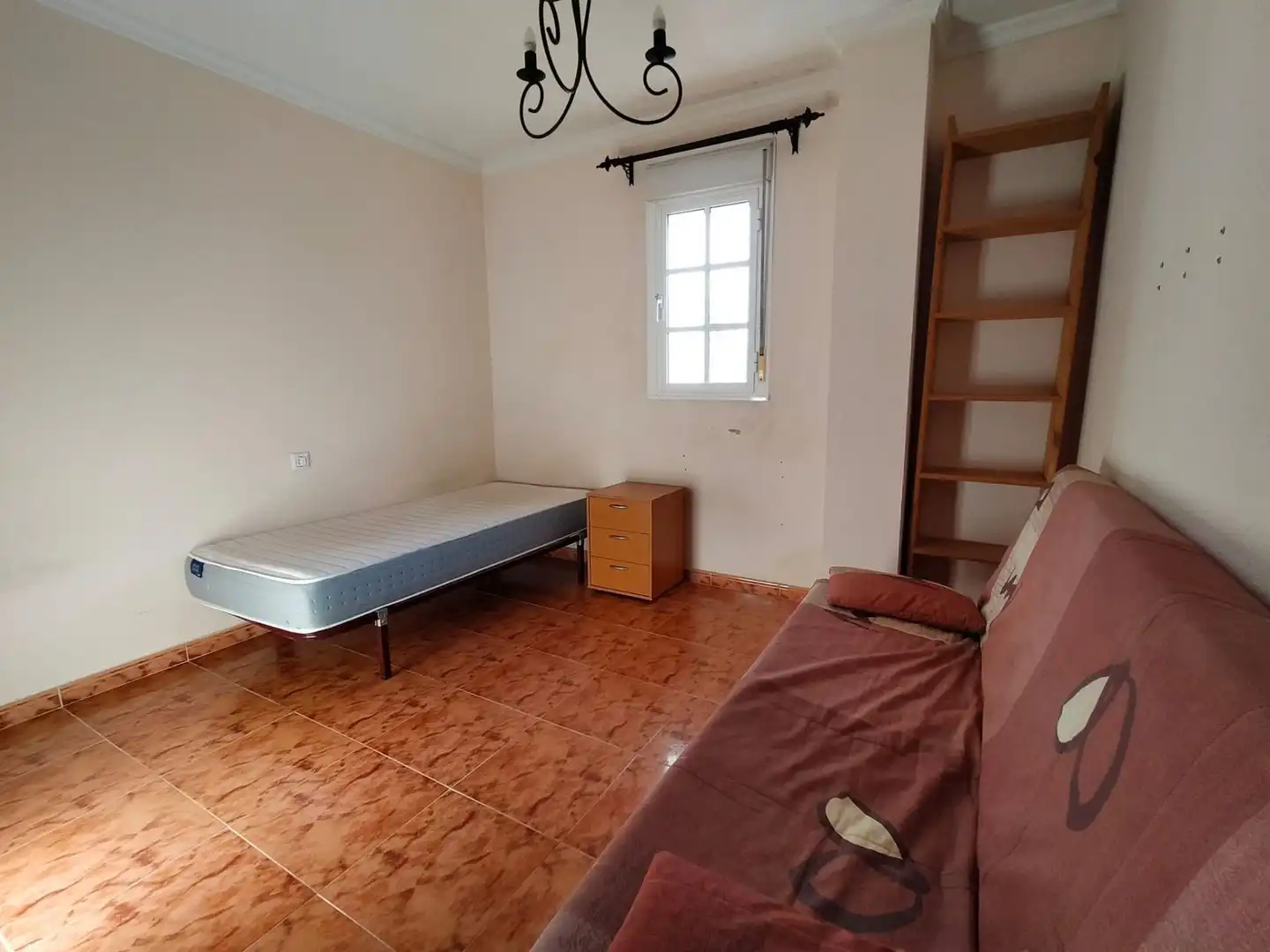 Habitación de Piso en venta en La Línea de la Concepción