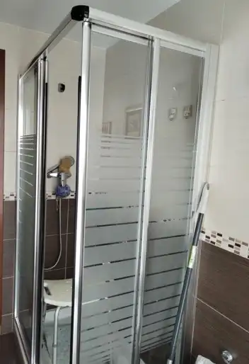 Bany de Pis en venda en Gijón  amb Calefacció, Parquet i Traster