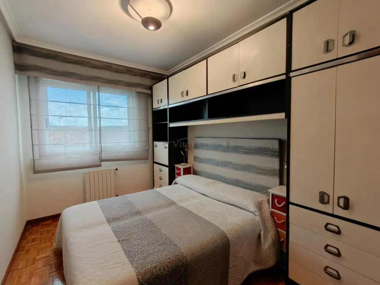 Bedroom of Flat for rent in Ourense Capital   with Heating, Parquet flooring and Furnished