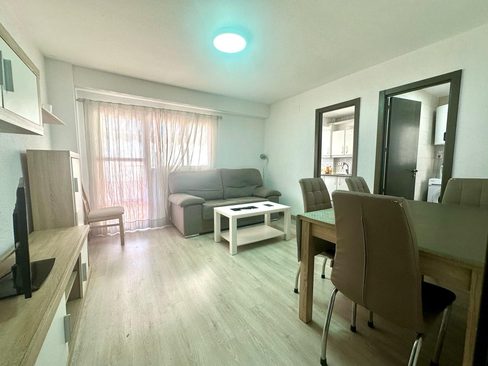 Sala d'estar de Pis de lloguer en  Almería Capital amb Aire condicionat i Terrassa