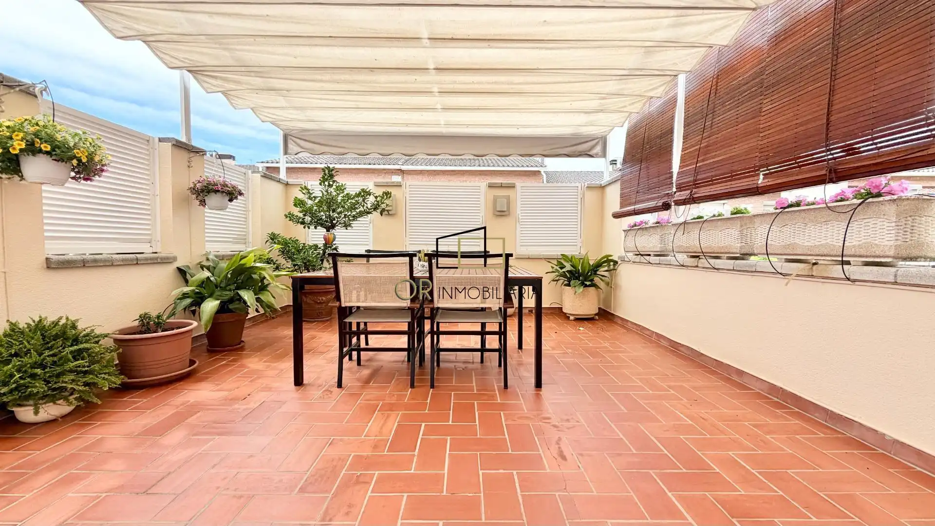 Terrassa de Casa o xalet en venda en Vilafranca del Penedès amb Aire condicionat, Calefacció i Jardí privat