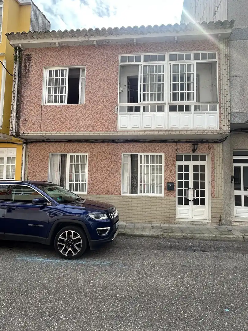 Vista exterior de Casa o xalet en venda en A Pobra do Caramiñal amb Traster, Moblat i Balcó