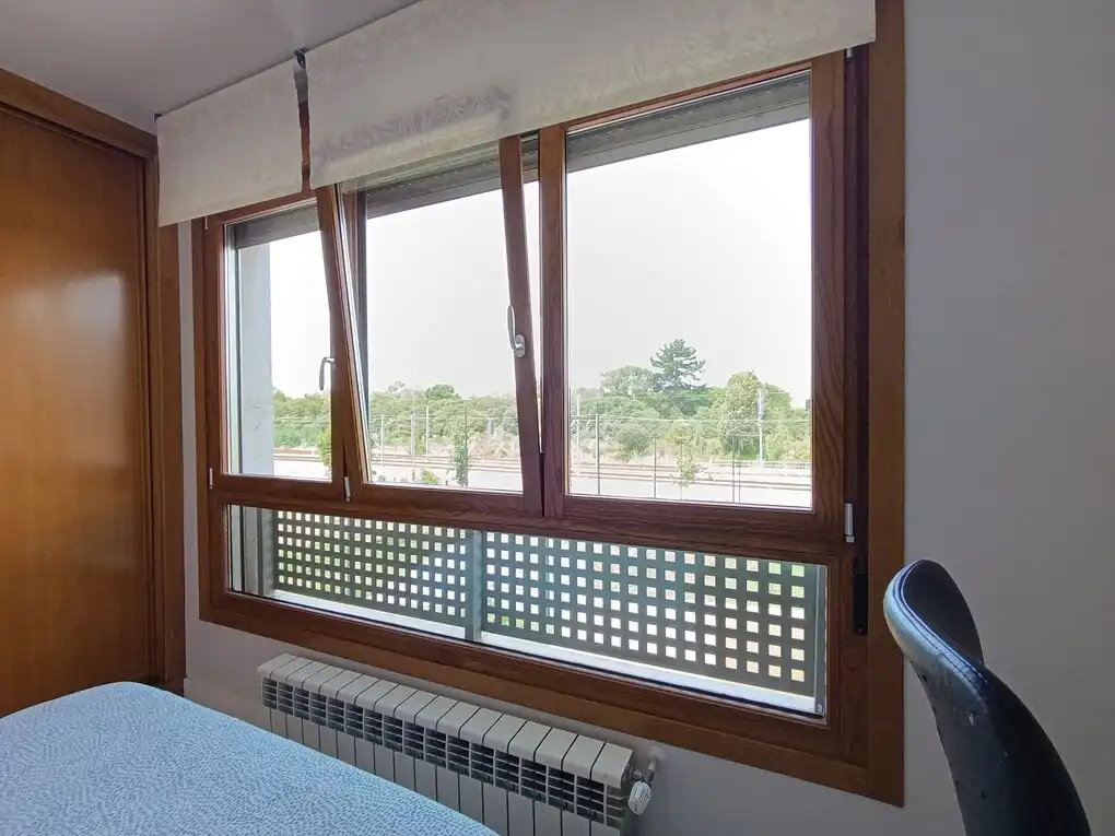 Schlafzimmer von Wohnung zur Miete in Gijón  mit Heizung und Balkon