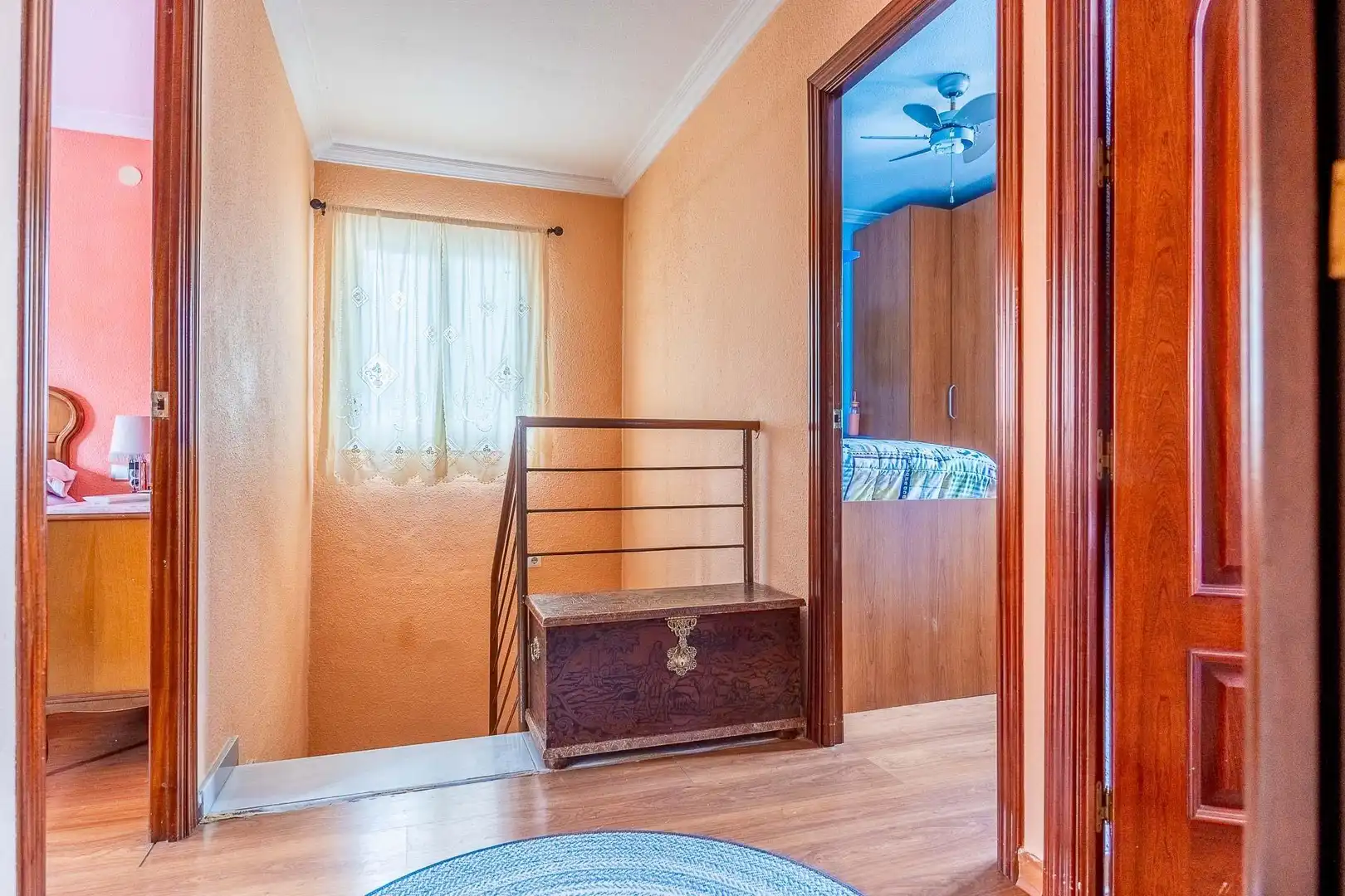 Casa adosada en venda en Dos Hermanas amb Aire condicionat, Jardí privat i Piscina comunitària