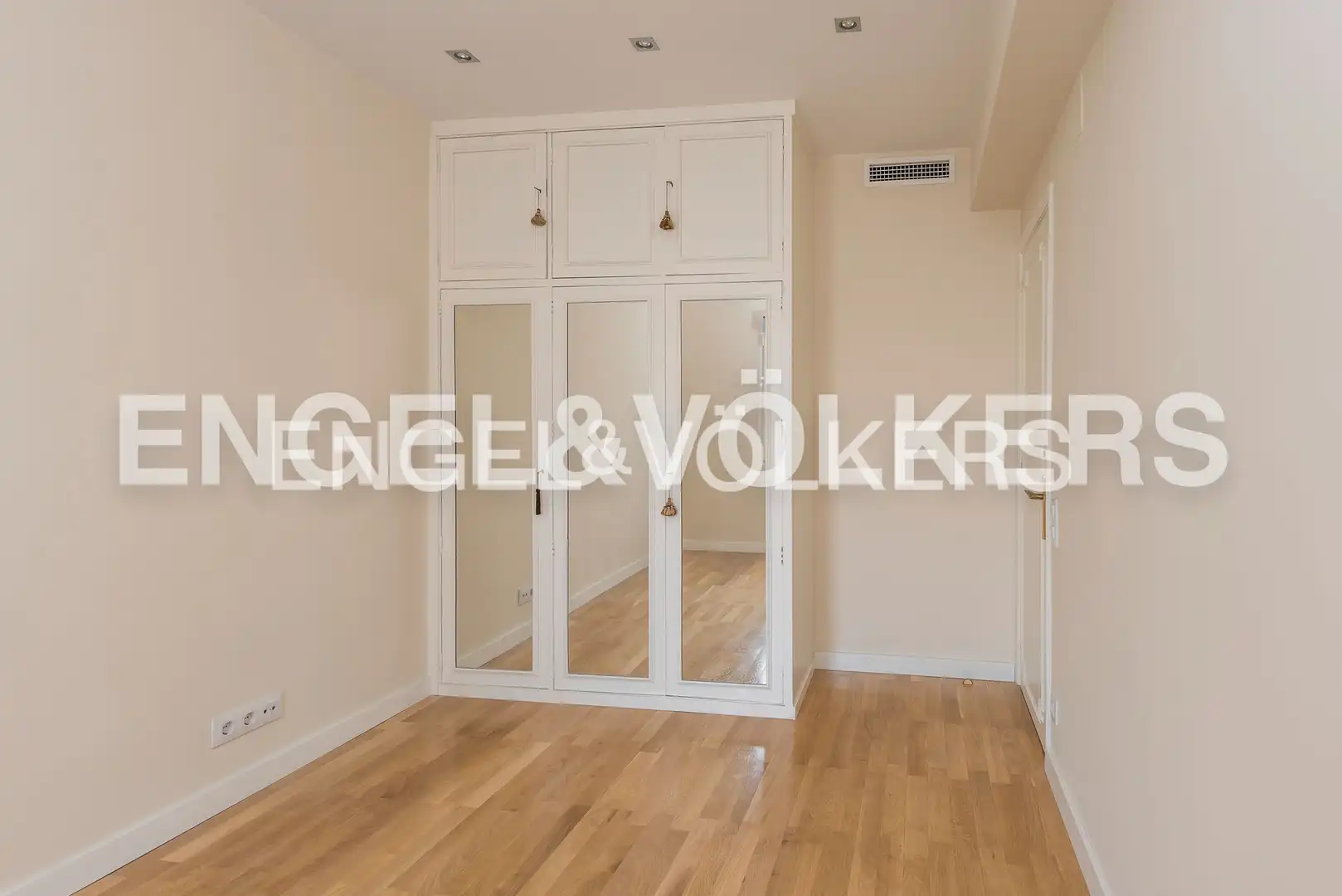 Habitación de Piso de alquiler en Madrid con Aire acondicionado, Calefacción y Parquet
