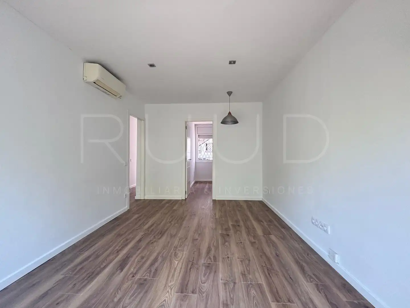 Living room of Flat for sale in Castelldefels  with Air Conditioner, Parquet flooring and Terrace