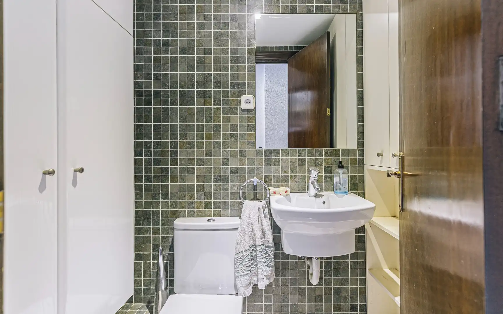 Baño de Piso en venta en Barcelona con Aire acondicionado, Amueblado y Balcón
