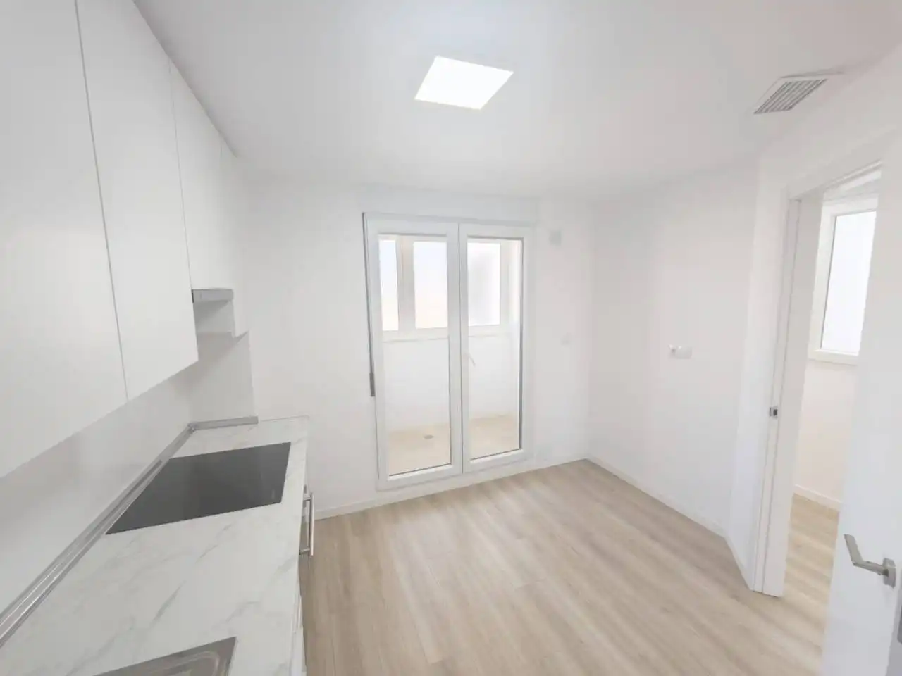 Küche von Wohnung zur Miete in Murcia mit Terrasse, Abstellraum und Balkon