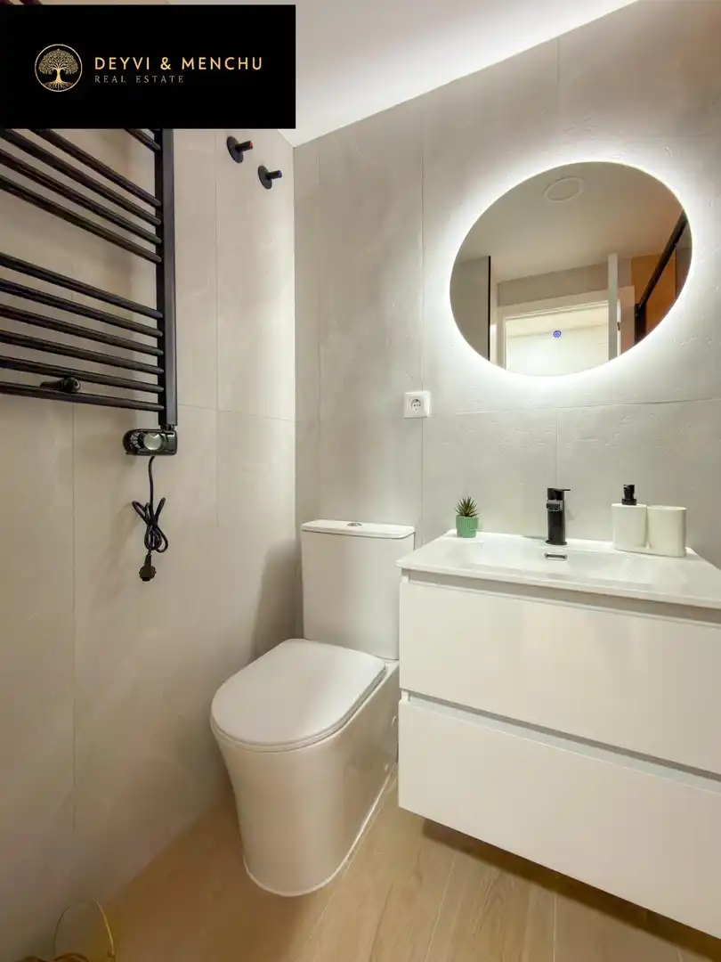 Badezimmer von Wohnung zum Verkauf in Madrid mit Klimaanlage, Heizung und Möbliert
