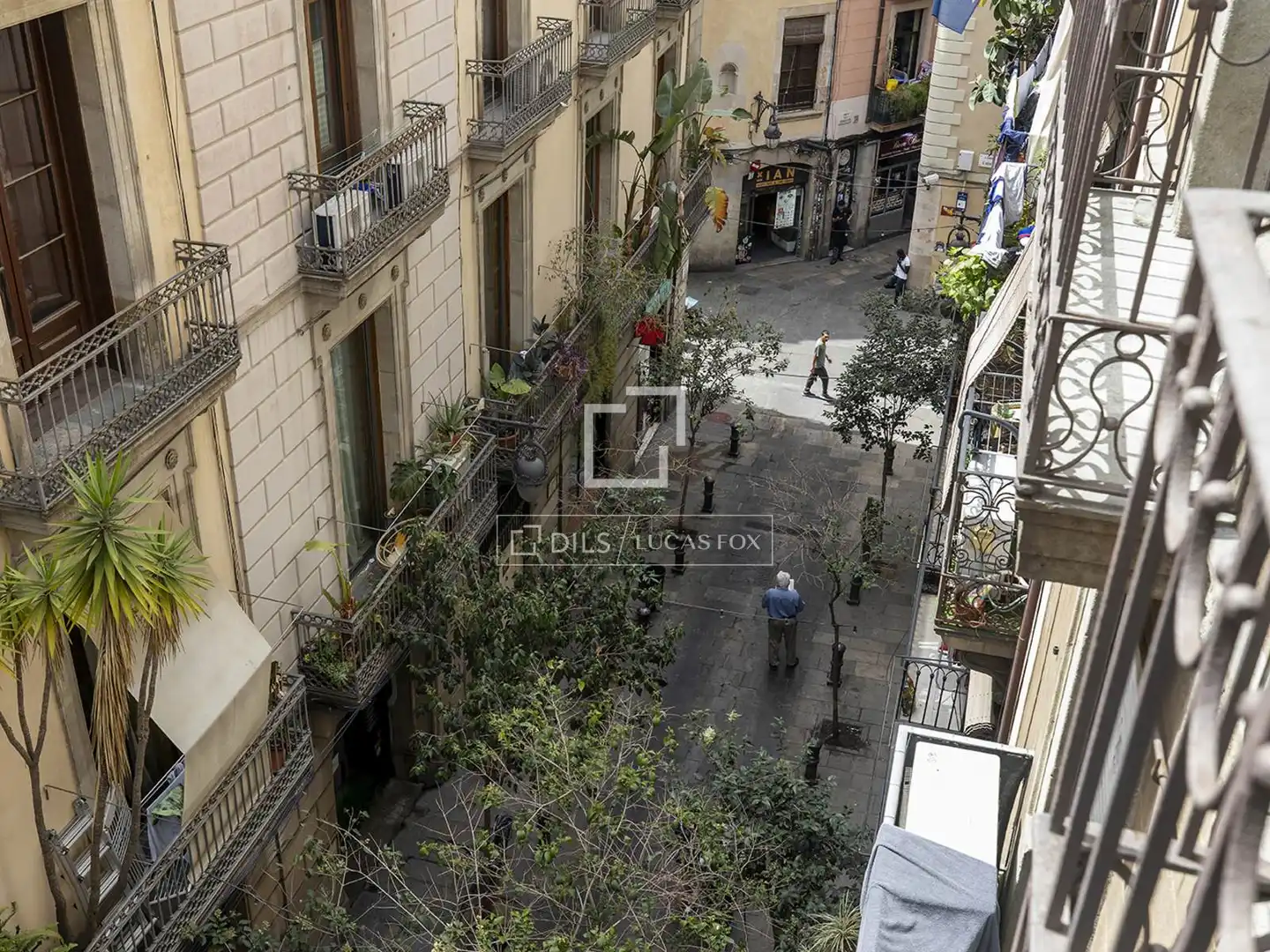 Vista exterior de Pis en venda en Barcelona amb Aire condicionat i Balcó