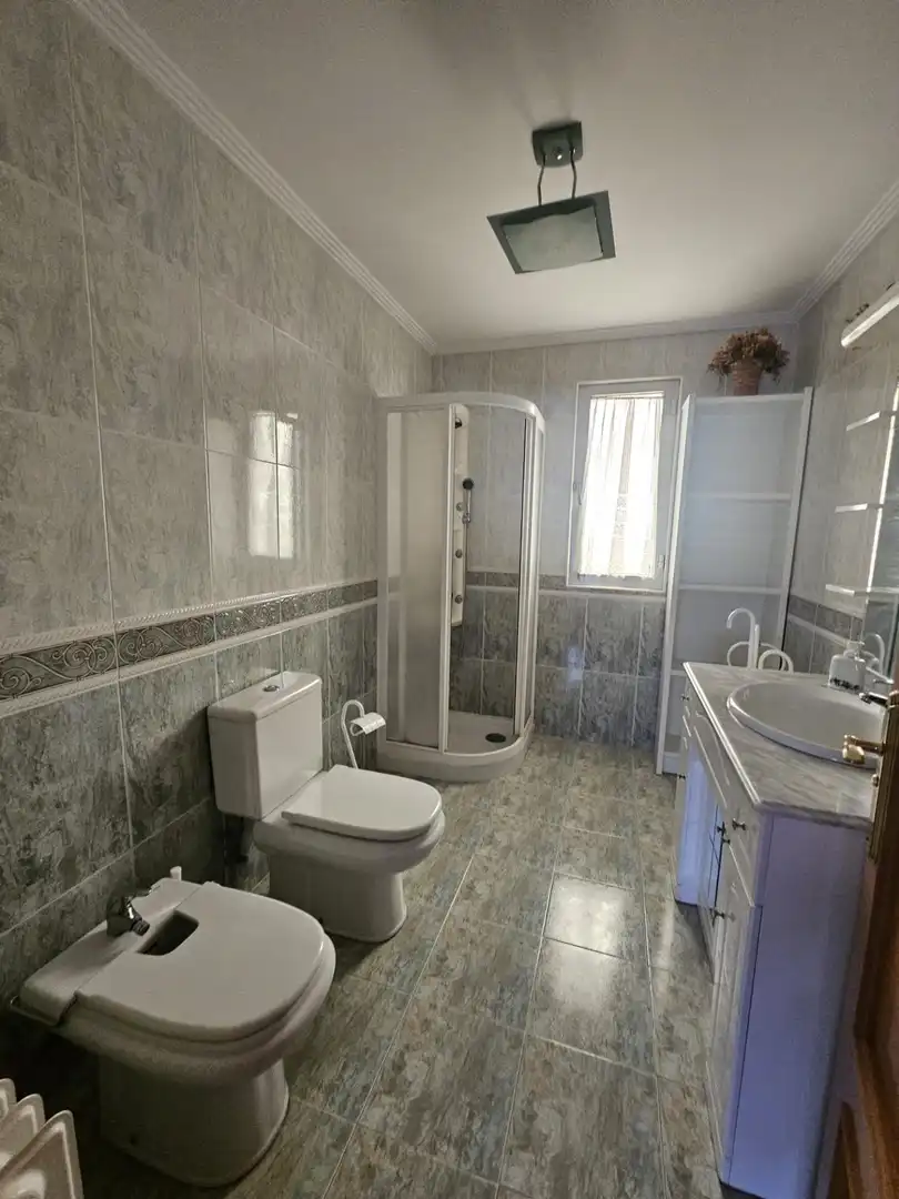 Baño de Casa o chalet en venta en Calvarrasa de Abajo con Aire acondicionado, Calefacción y Jardín privado