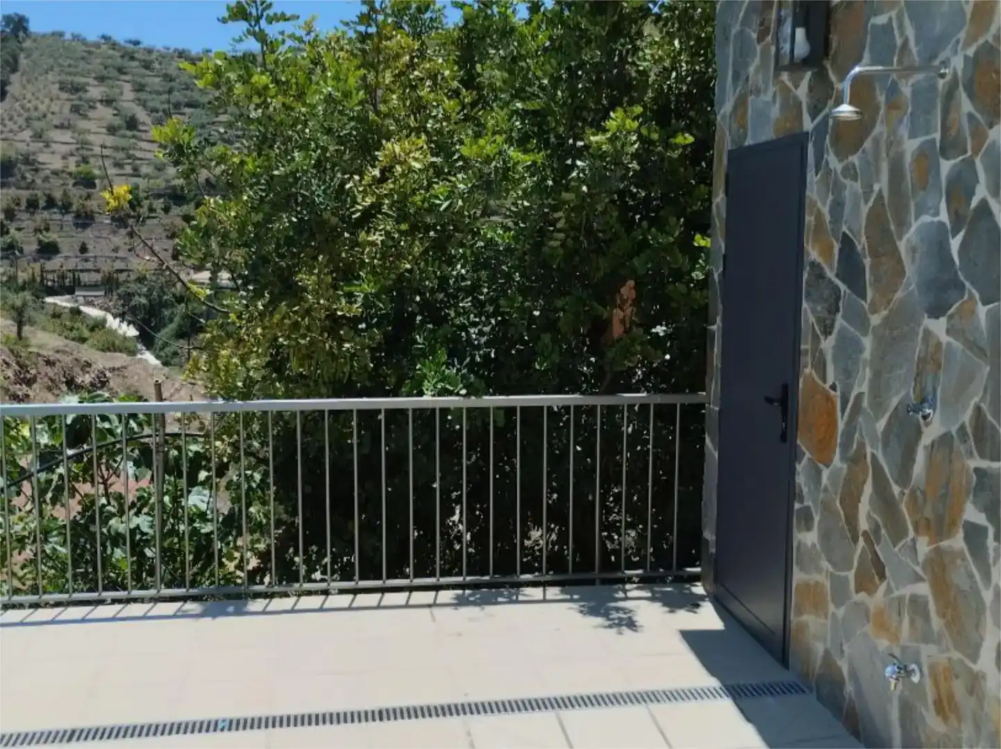 Terraza de Casa o chalet de alquiler en Arenas con Aire acondicionado, Jardín privado y Piscina
