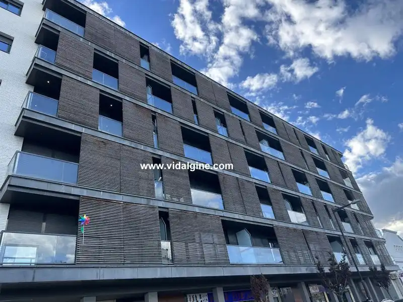 Local comercial en venda a Balaguer, imagen 3
