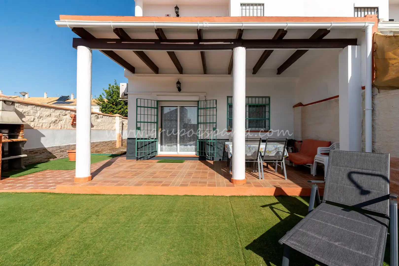 Jardí de Casa adosada en venda en Huévar del Aljarafe amb Aire condicionat, Jardí privat i Traster