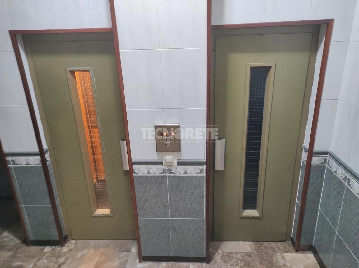 Vista exterior de Piso en venta en Guadalajara Capital con Calefacción y Terraza