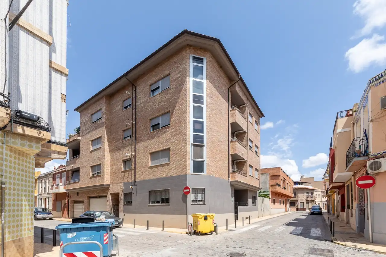 Vista exterior de Piso en venta en Catarroja