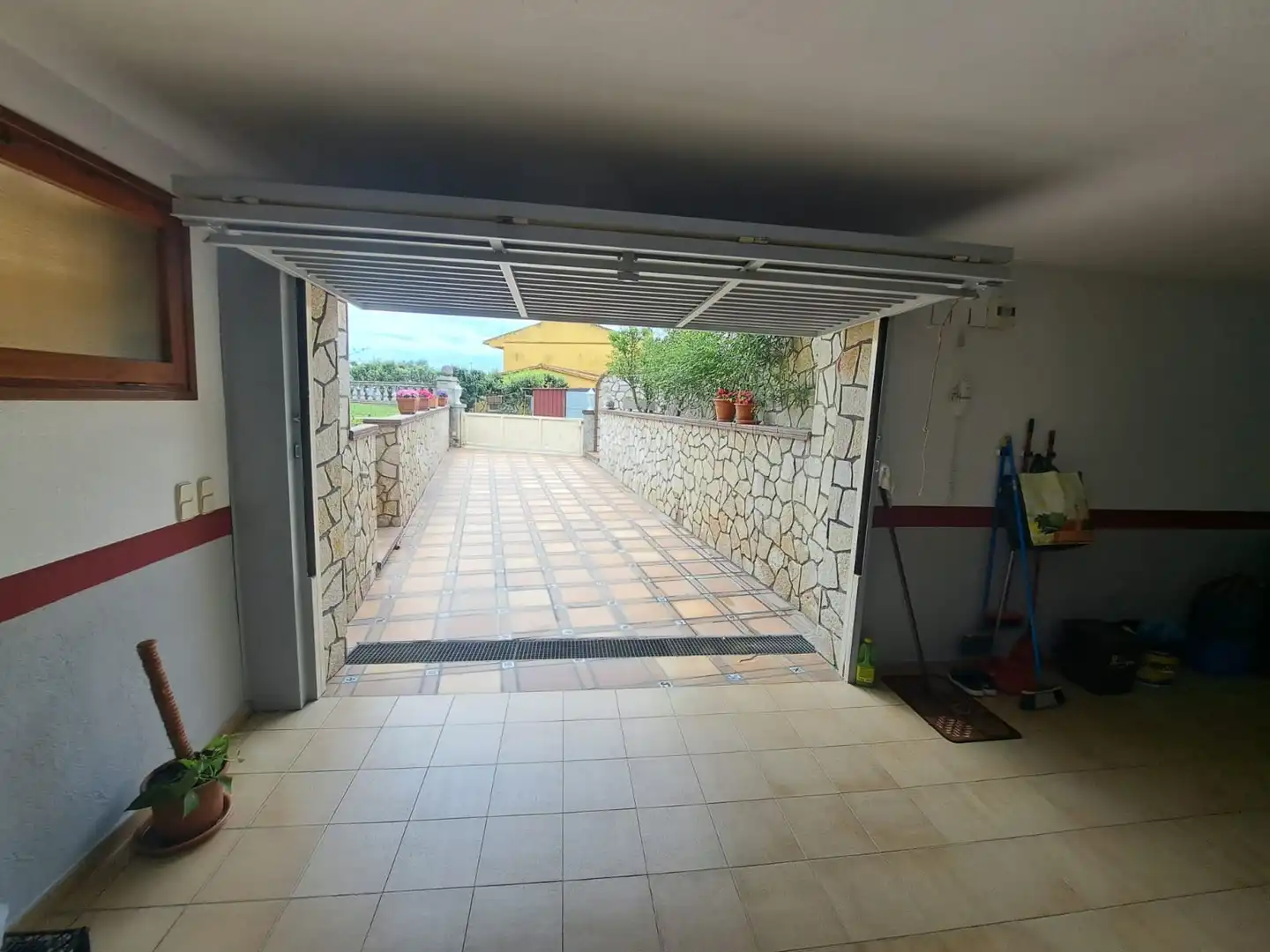 Parking de Casa o chalet en venta en Breda con Aire acondicionado, Calefacción y Jardín privado