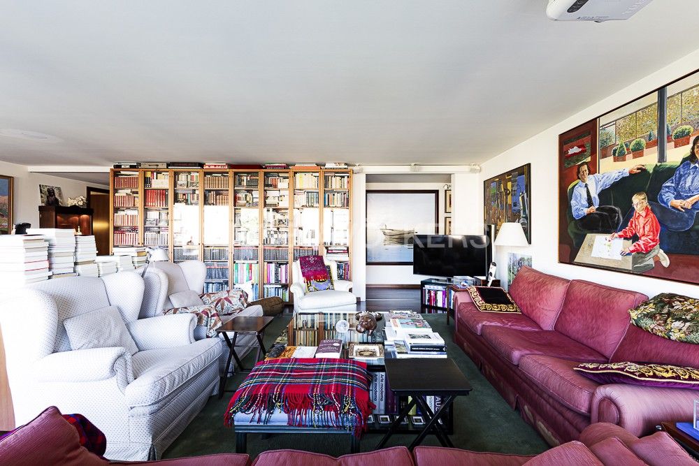 Living room of Apartment for sale in  Barcelona Capital  with Air Conditioner, Heating and Parquet flooring
