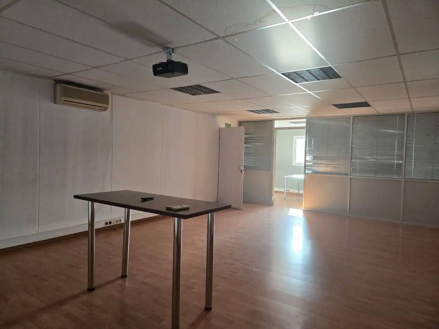 Oficina de alquiler en Centre - Sant Josep - Sanfeliu