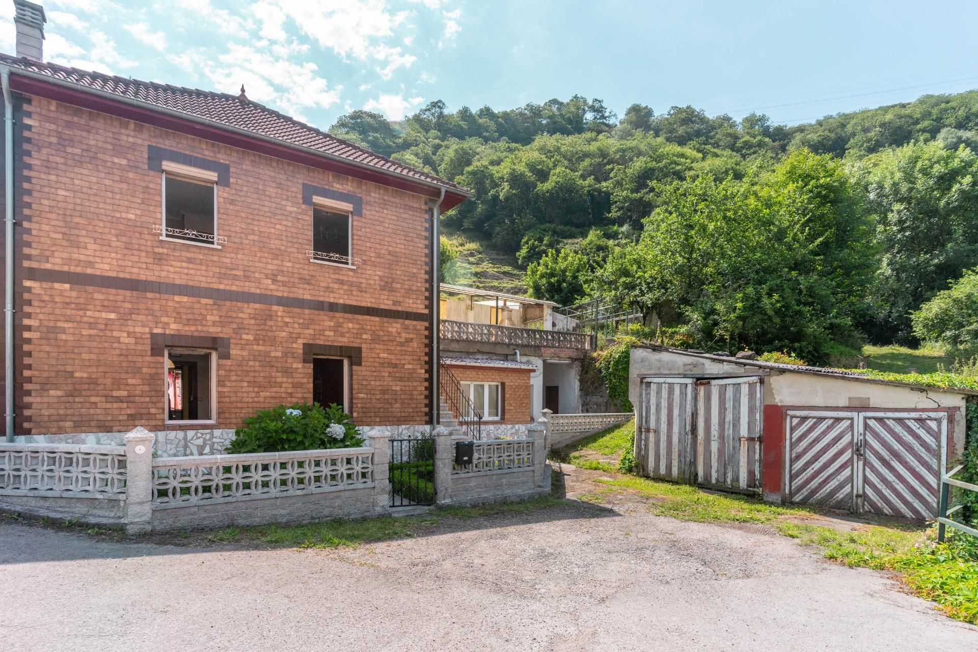 Vista exterior de Casa o chalet en venta en Mieres (Asturias) con Jardín privado