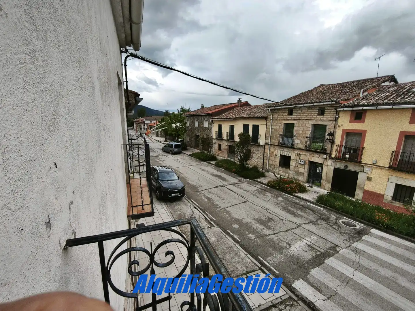 Vista exterior de Casa adosada en venta en Tamajón con Calefacción, Terraza y Balcón