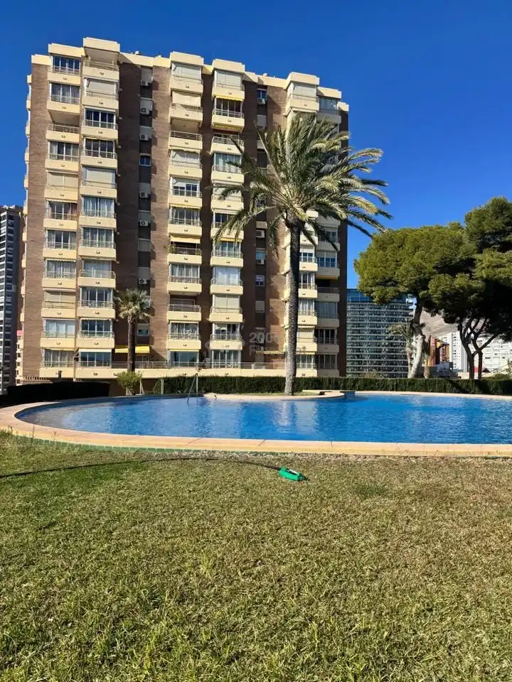 Pis de lloguer a Calle Avilés, Playa Poniente