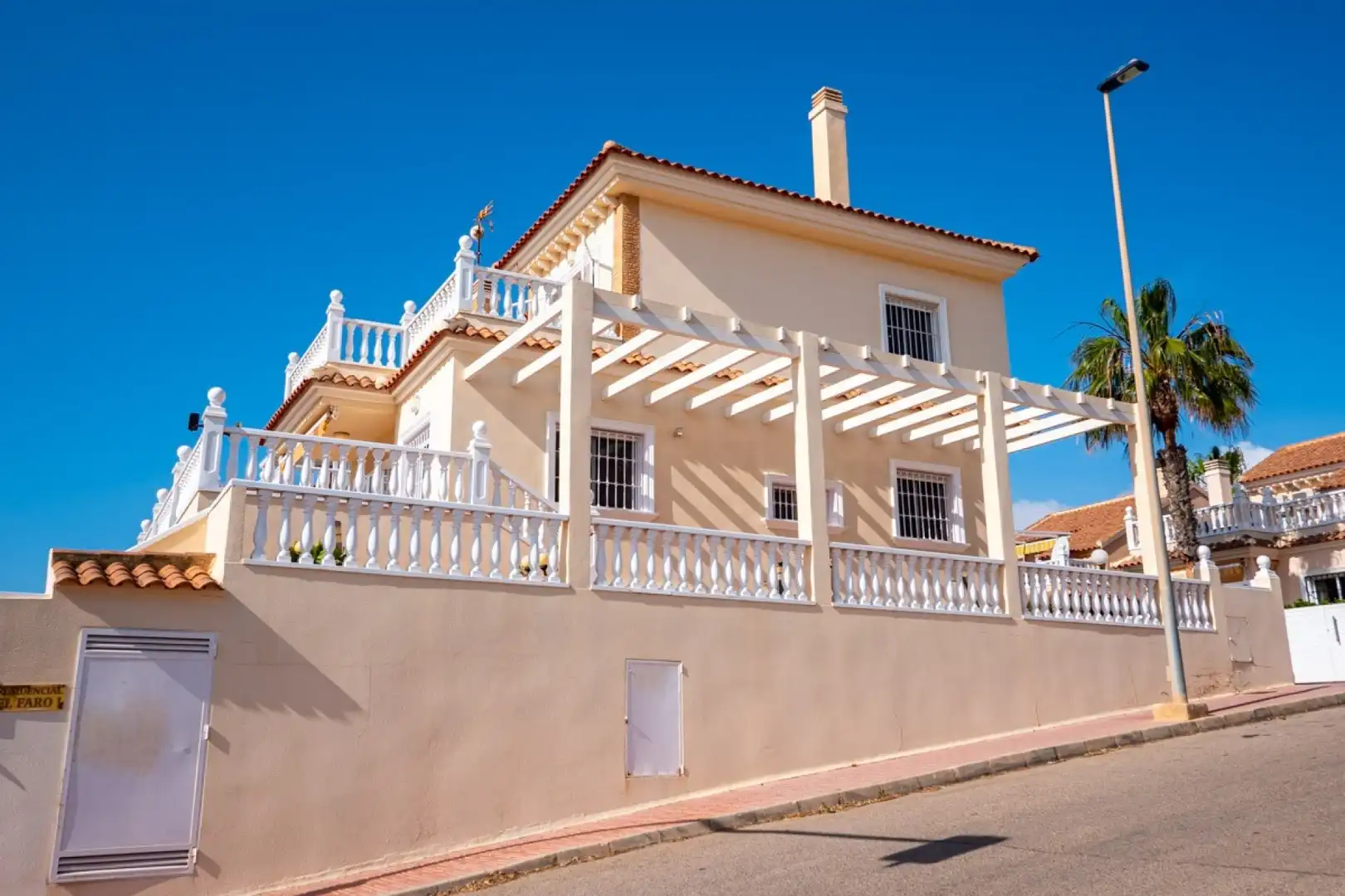 Casa con terrazza in vendita a La Mata