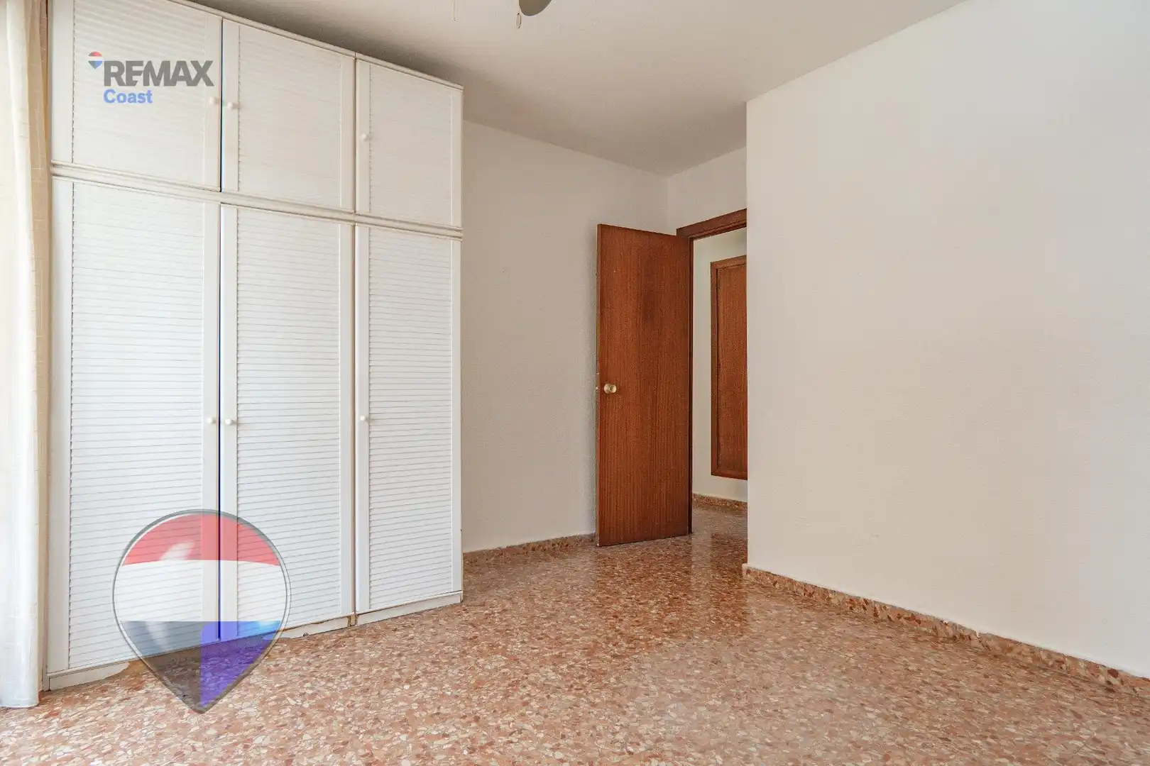 Wohnung zum Verkauf in Rincón de la Victoria mit Privatgarten, Terrasse und Gemeinschaftspool