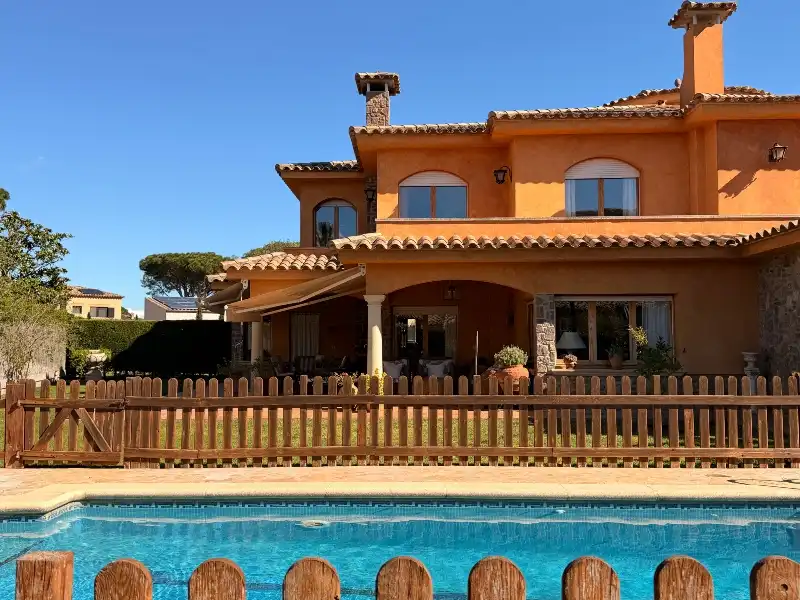 Garden of Houses for sale in Mont-ras  with Air Conditioner, Heating and Private garden