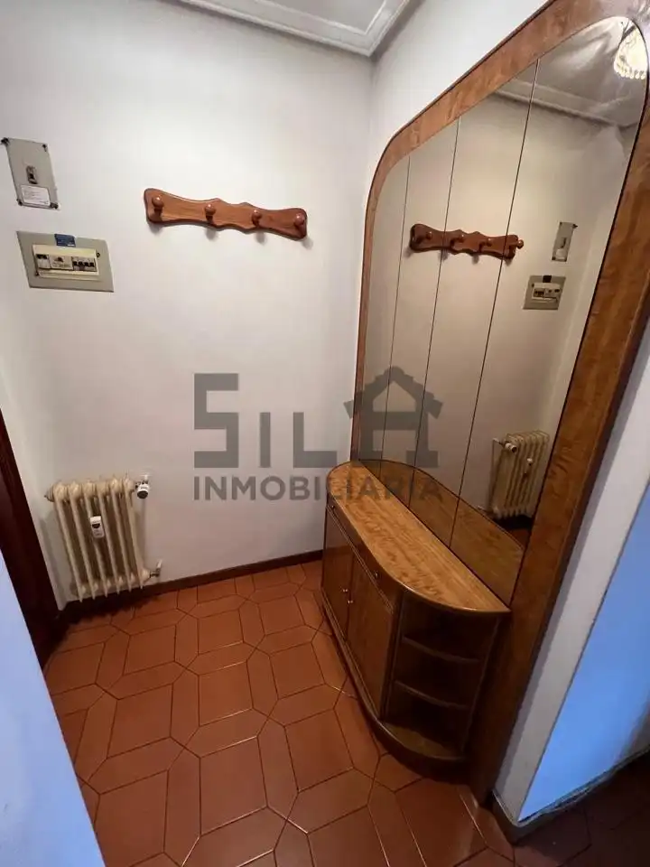 Wohnung zur Miete in Ourense Capital  mit Heizung, Parkett und Möbliert