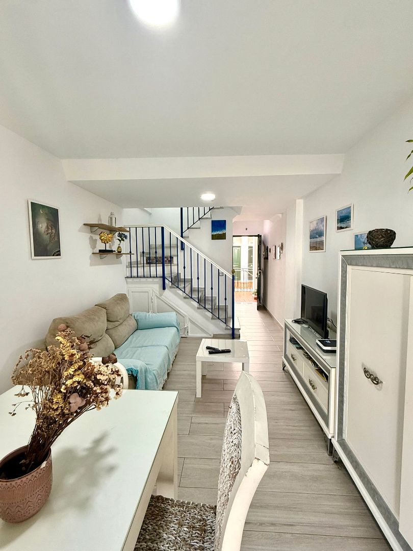Sala d'estar de Dúplex en venda en Tarifa amb Moblat