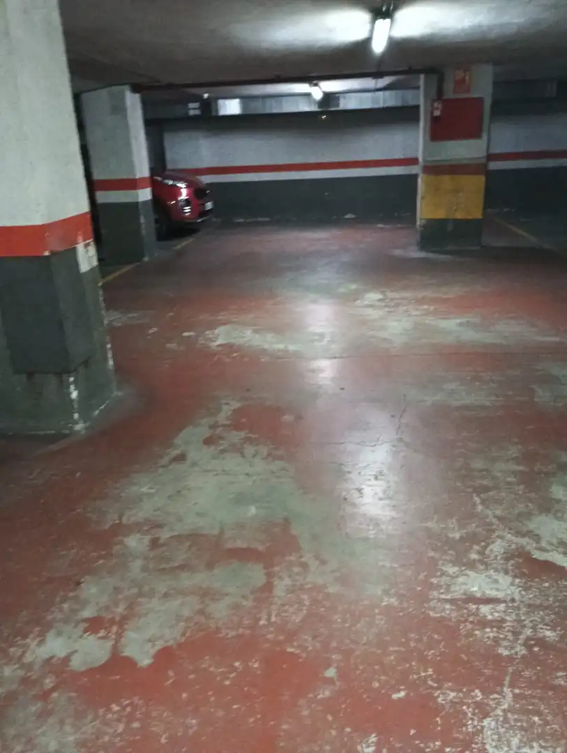 Aparcament de Garatge en venda en Badalona