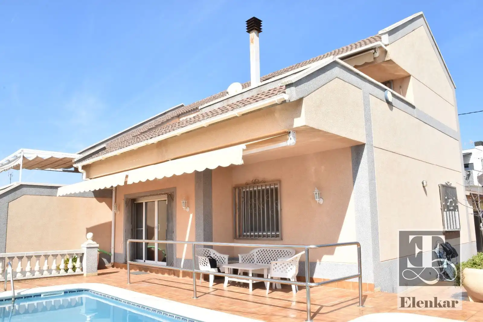 Detached house with pool for sale in altafulla