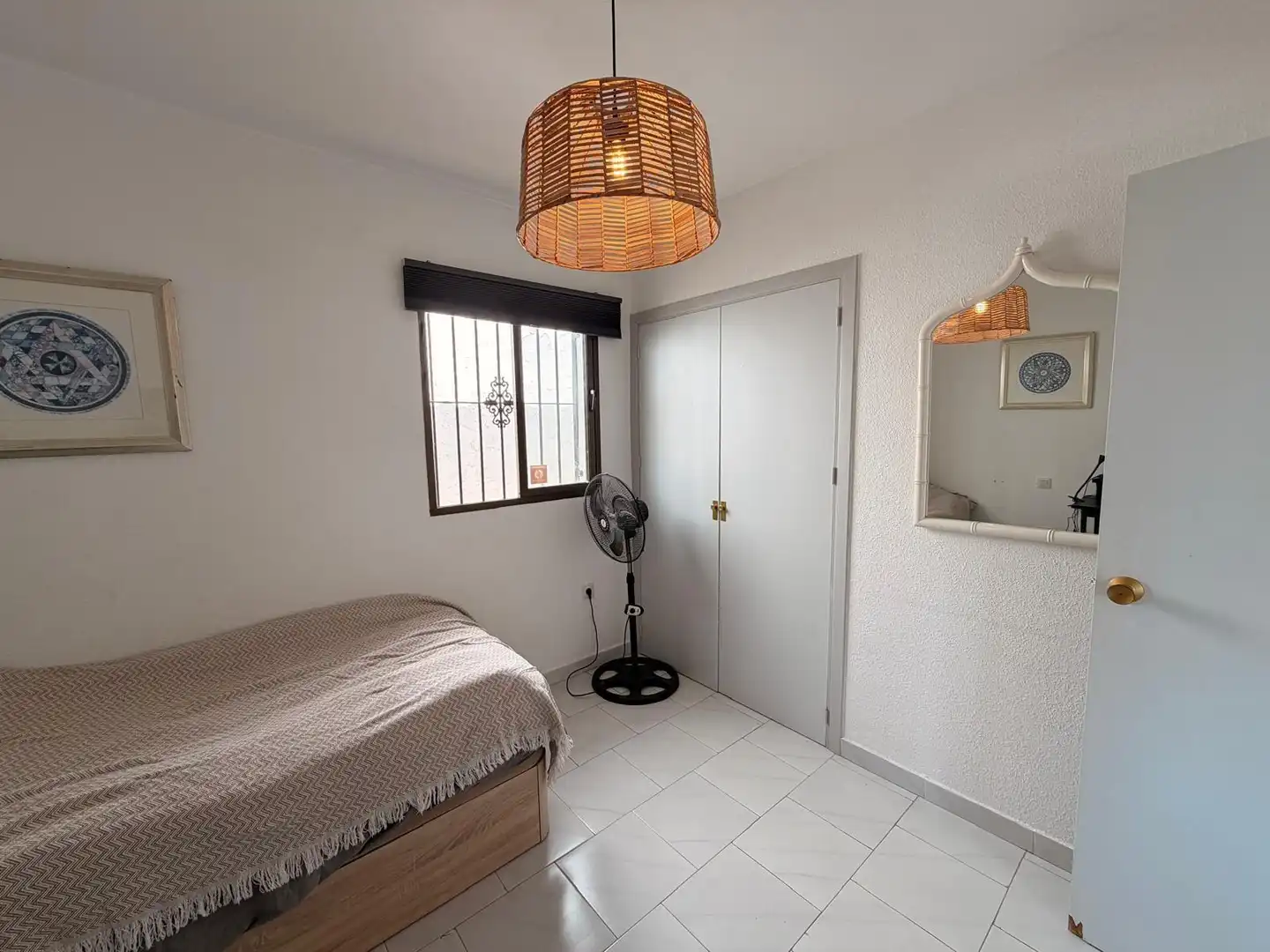 Dormitori de Casa adosada de lloguer en Mijas amb Aire condicionat, Calefacció i Jardí privat