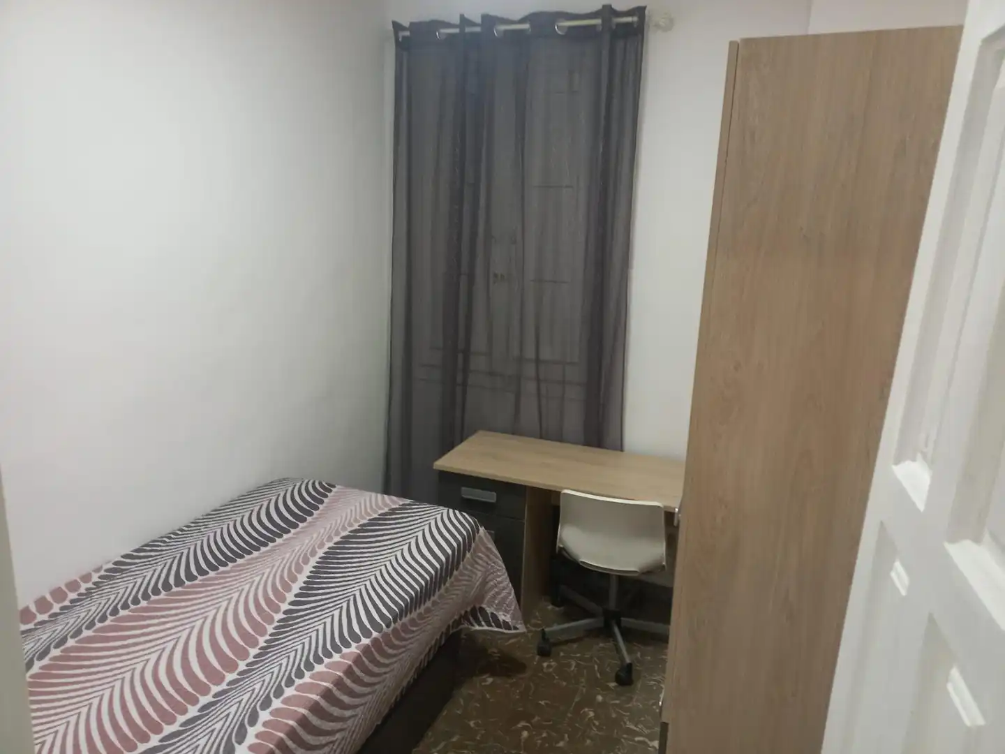 Bedroom of Flat for rent in Huesca  with Air Conditioner and Furnished