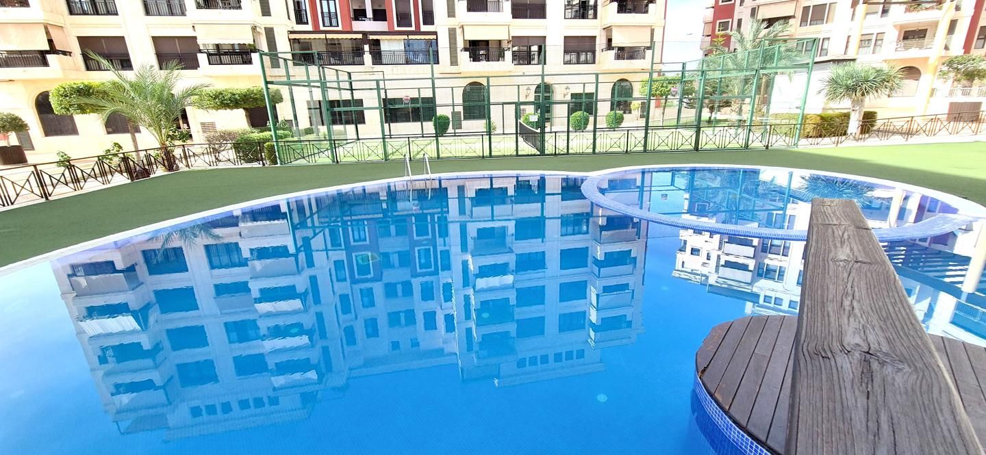 Piscina de Piso en venta en Elche / Elx con Aire acondicionado, Calefacción y Terraza