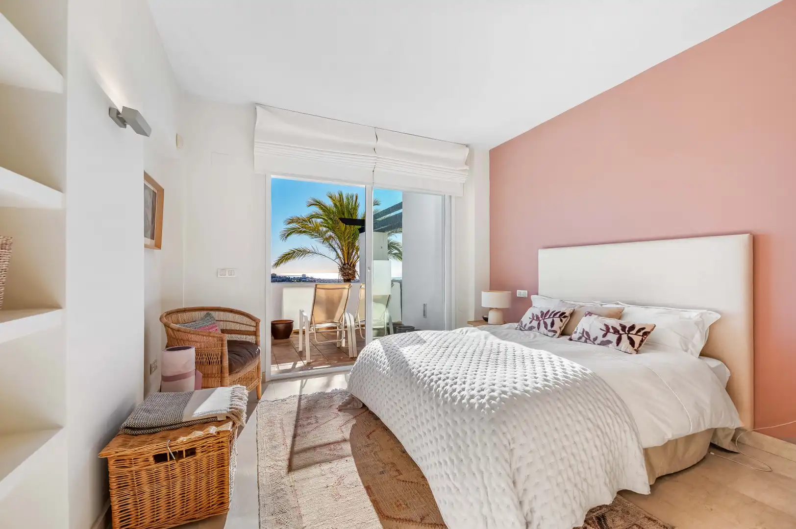 Apartment with pool to rent in La Quinta, imagen 14